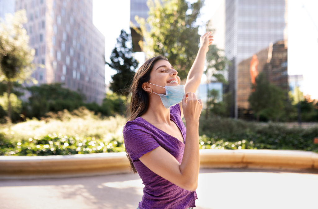 side-view-woman-with-face-mask (1).jpg